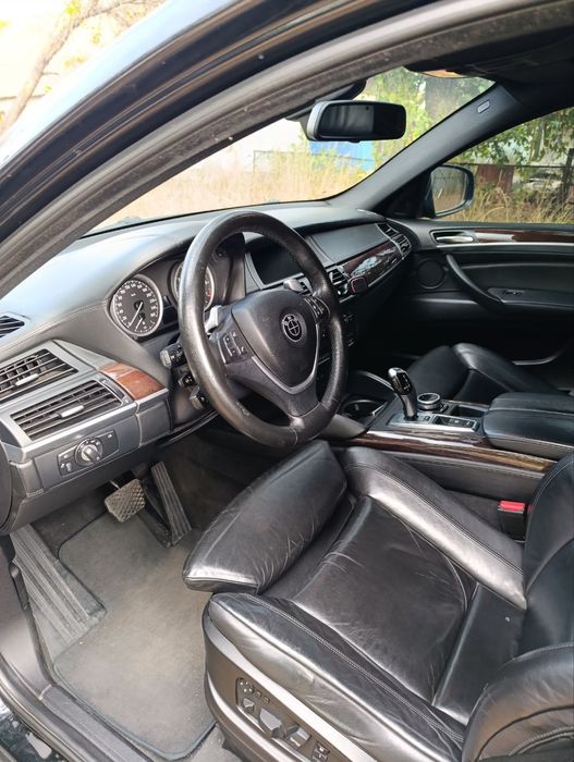 Продам свою BMW X6 4.4л бенз