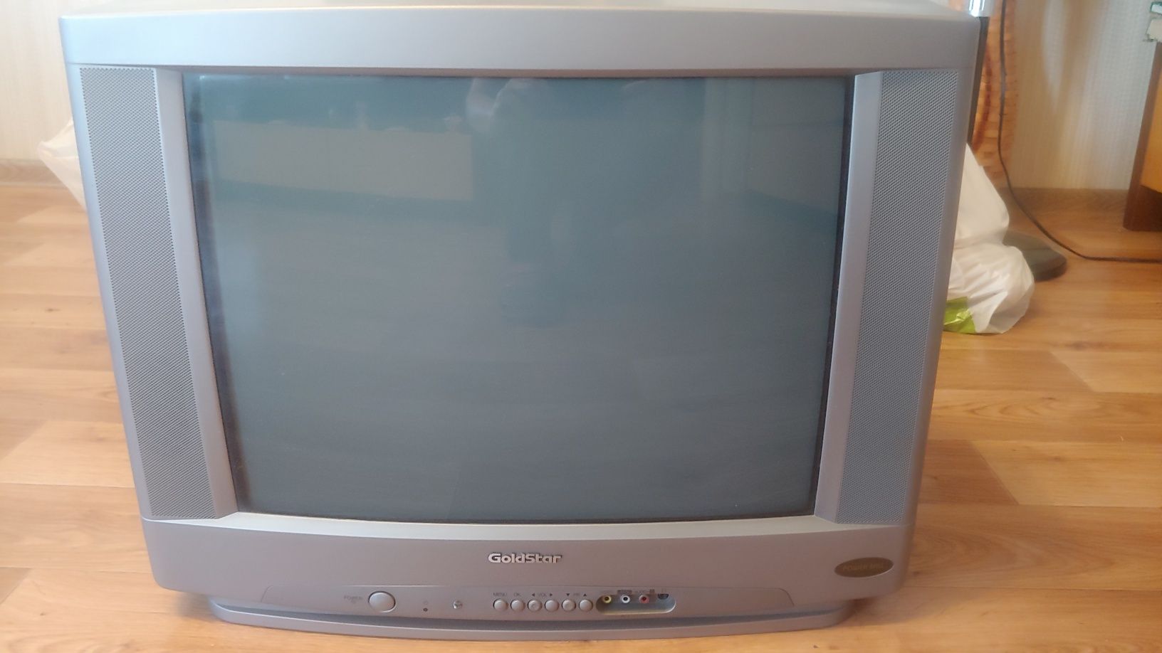 Лот телевизоров Phillips 15PT1727/60 15" + Goldstar CF-21T30T 21"