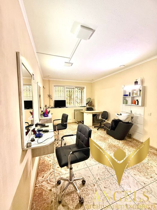 Оренда жіночого залу в перукарні, Критий Ринок