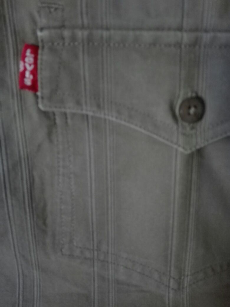 Camisa Levi's Côr Verde seco