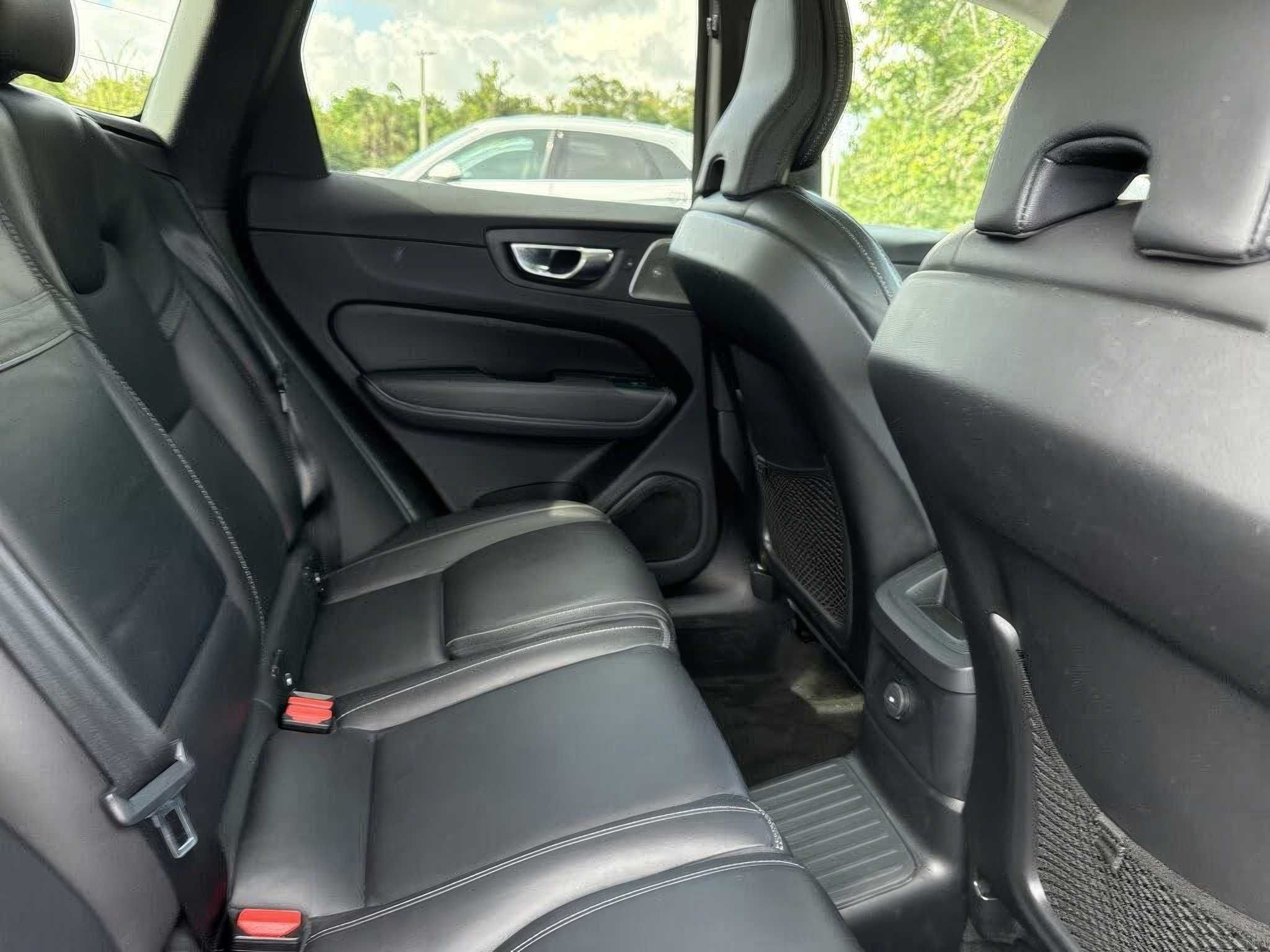 2022  Volvo XC60