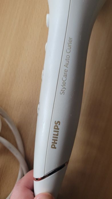 Стайлер Philips BHB878