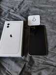iPhone 11 lekko pęknięty