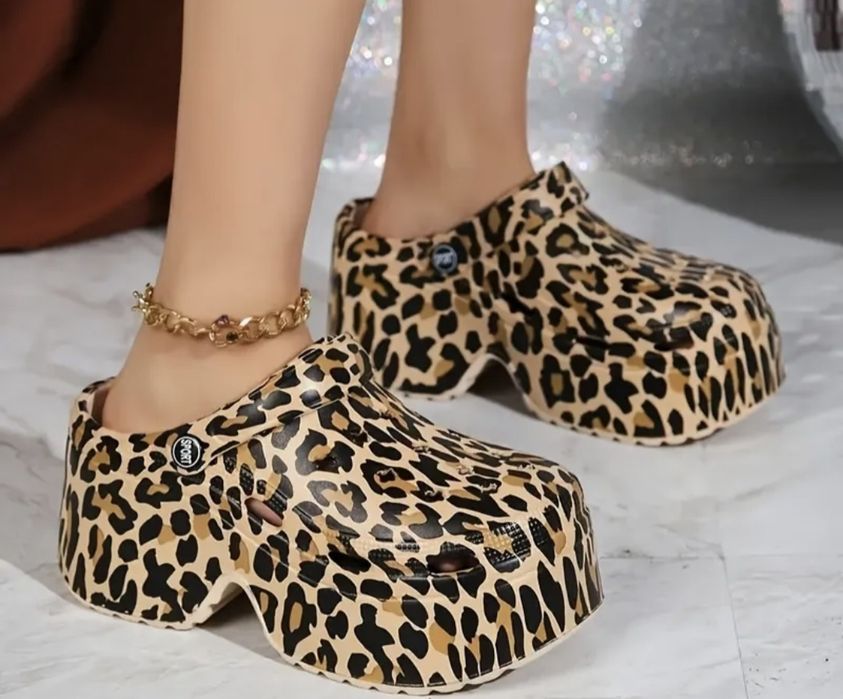 Сандали,шлепки,crocs