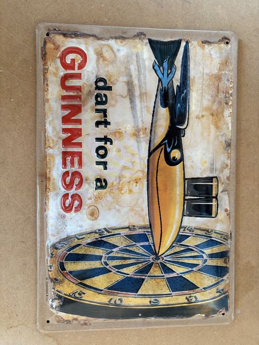 Placa metalica vintage Guiness “Dart for a Guiness” - Retro Bar
