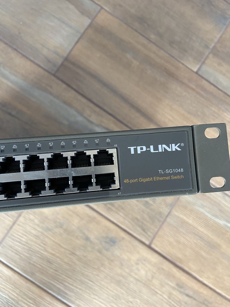 Комутатор мережевий TP-Link TL-SG1048 робочий гігабітний