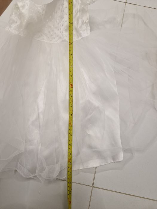 Biała sukienka tiulowa z koronką elegancka