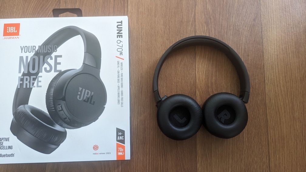 Навушники накладні JBL TUNE 670 NC