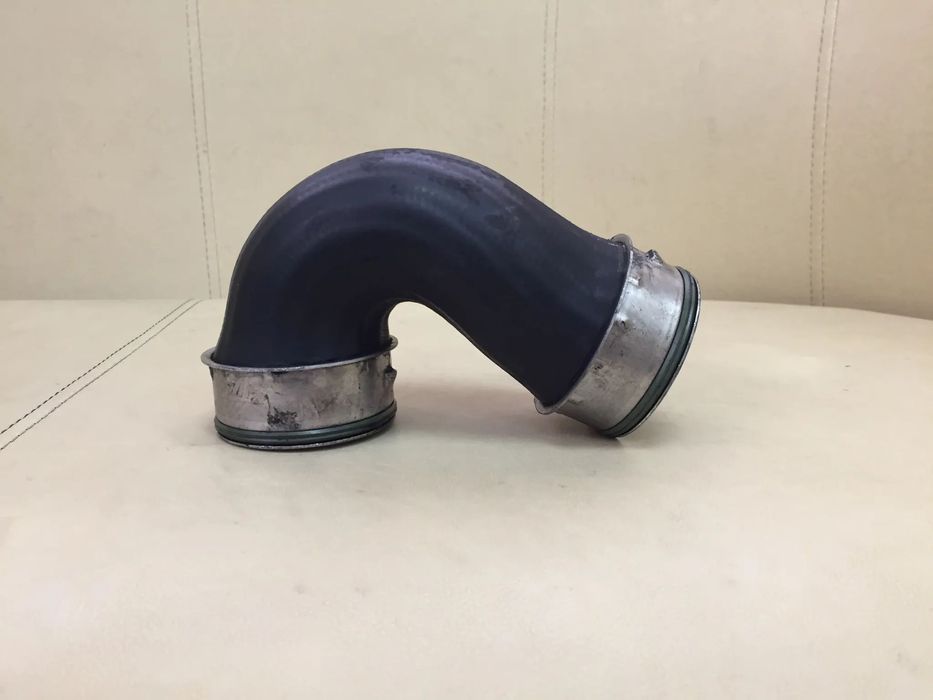 RURA RURKA PRZEWÓD POWIETRZA INTERCOOLERA TURBINY VW PASSAT B5 FL 1.9 TDI 3B0145834M