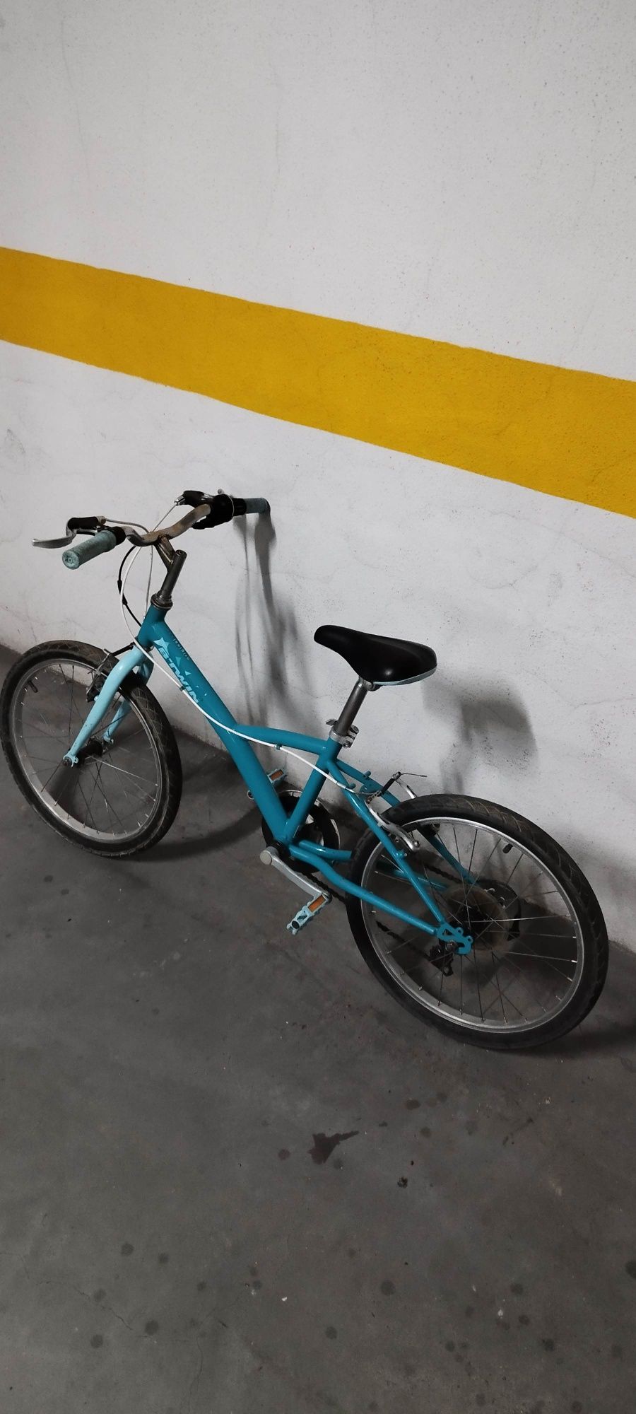 Bicicleta criança Btt da Decatlhon roda 20  6 - 9anos