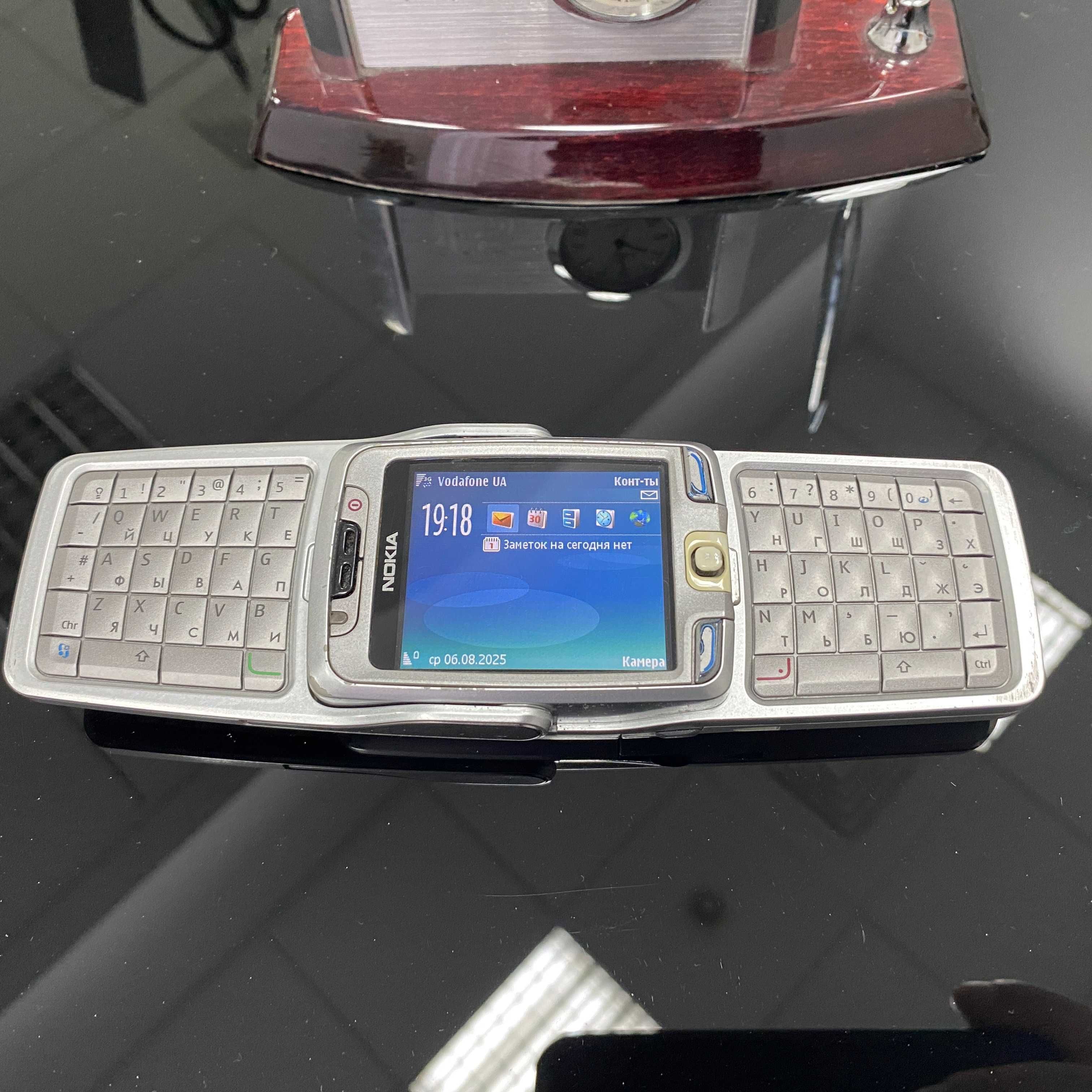 Nokia E70 (смартфон нокіа е70)