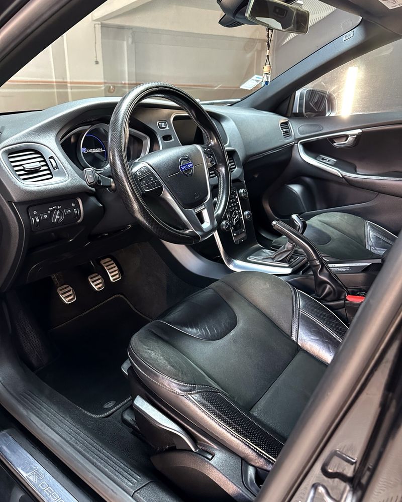 Volvo V40 2.0 D2 R-Design