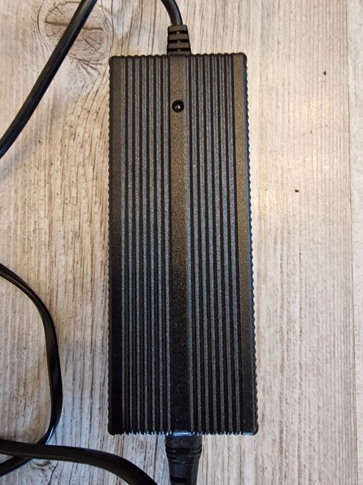 Ładowarka do roweru elektrycznego 24V Li-ion