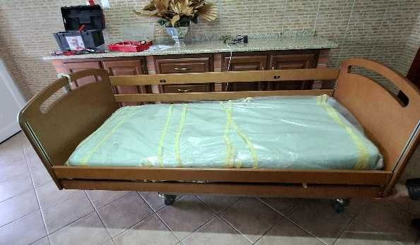 Cama eléctrica articulada