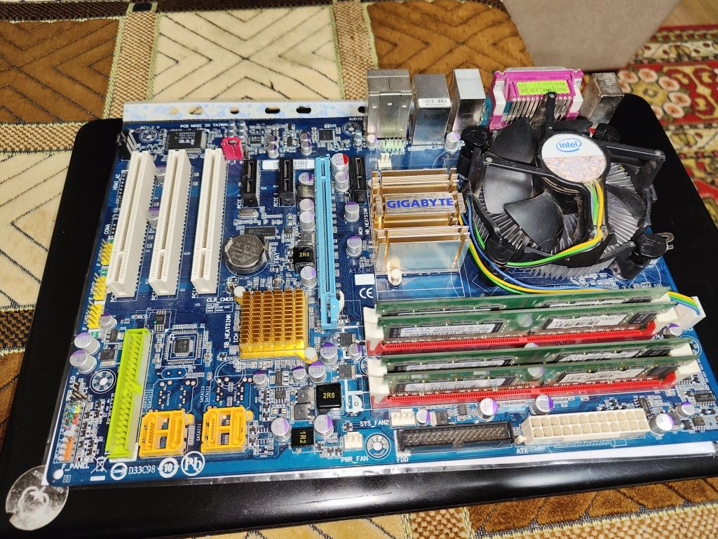 Материнська плата GA-P35-DS3L + Xeon E5450 + DDR2 8Gb.