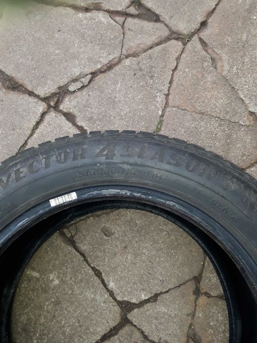 Opony wielosezonowe Goodyear R16