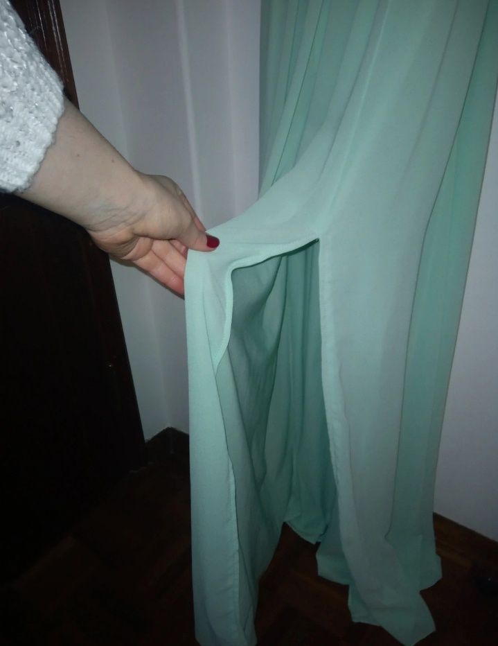 Vestido de cerimónia comprido, verde menta, pérolas e missangas, S Cha