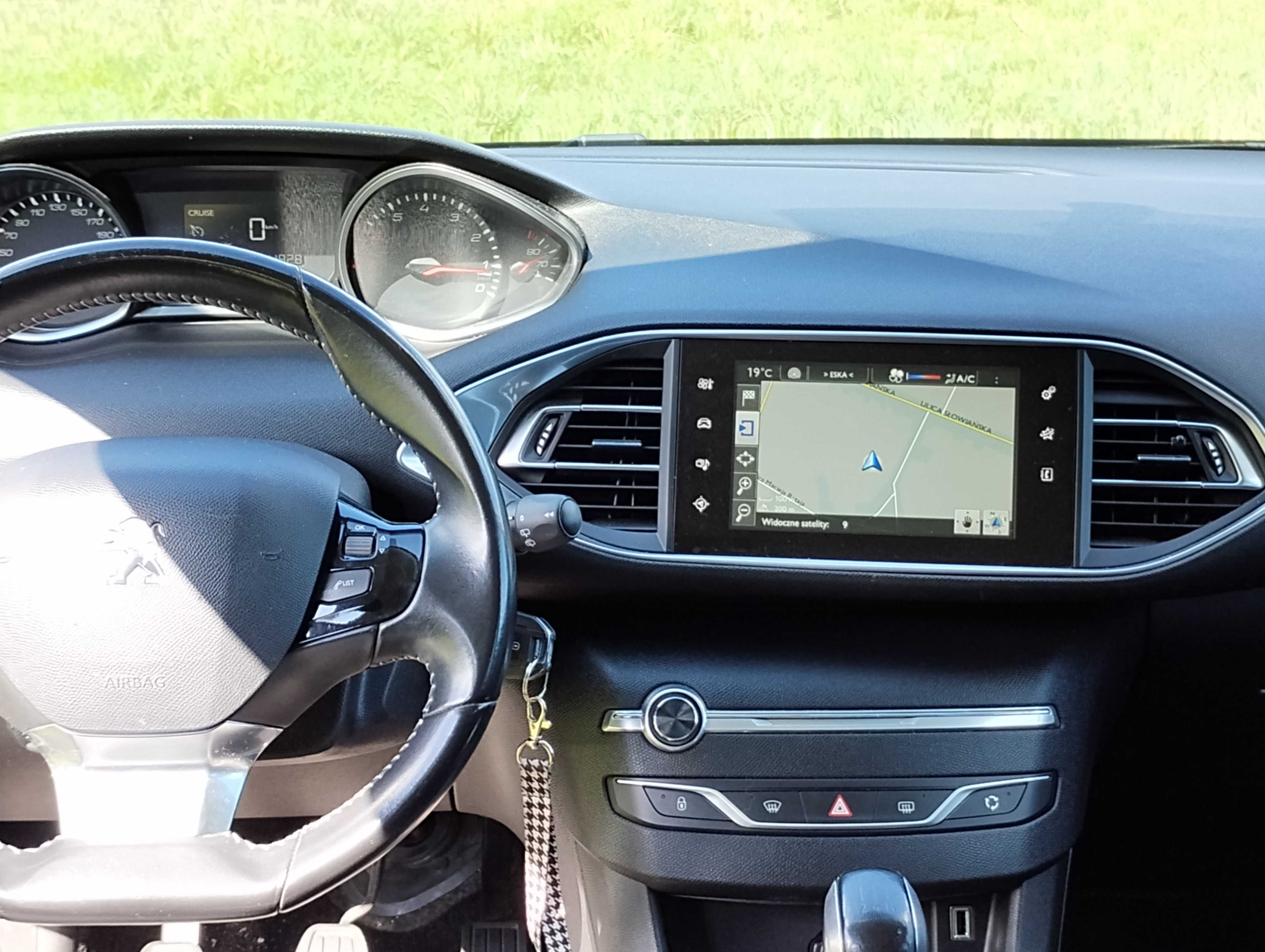 Peugeot 308 1.2 thp 2015r.