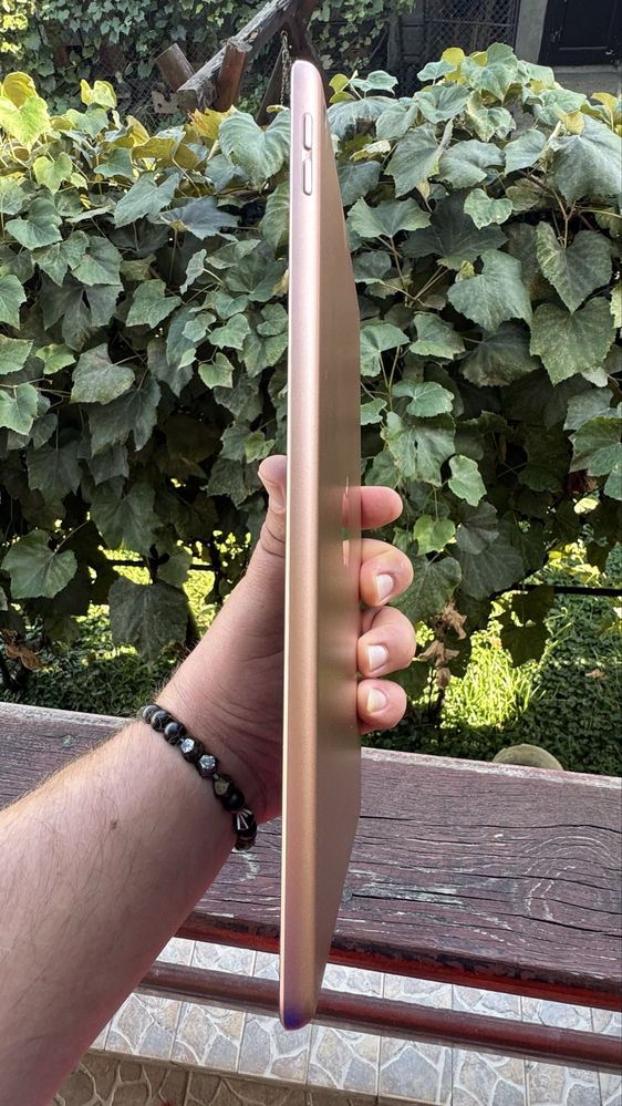 Планшет iPad Gold 8 покоління 2020 p 10.2 діагональ екрану WiFi 32gb