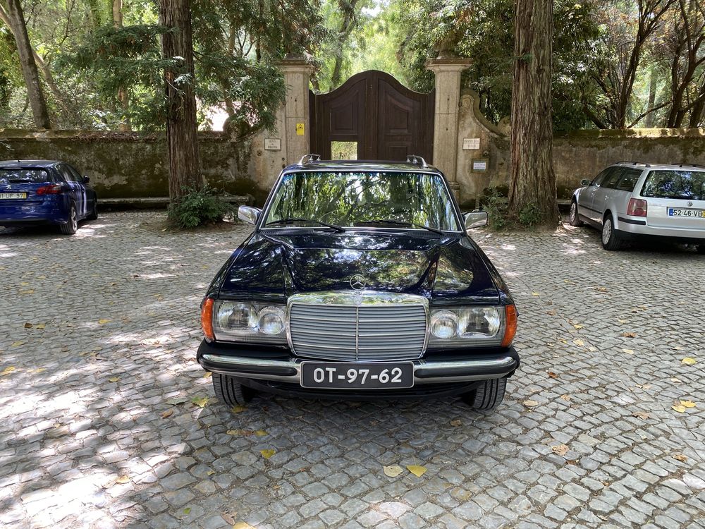 Mercedes Benz (W123) 300 Td Certificada pelo ACP