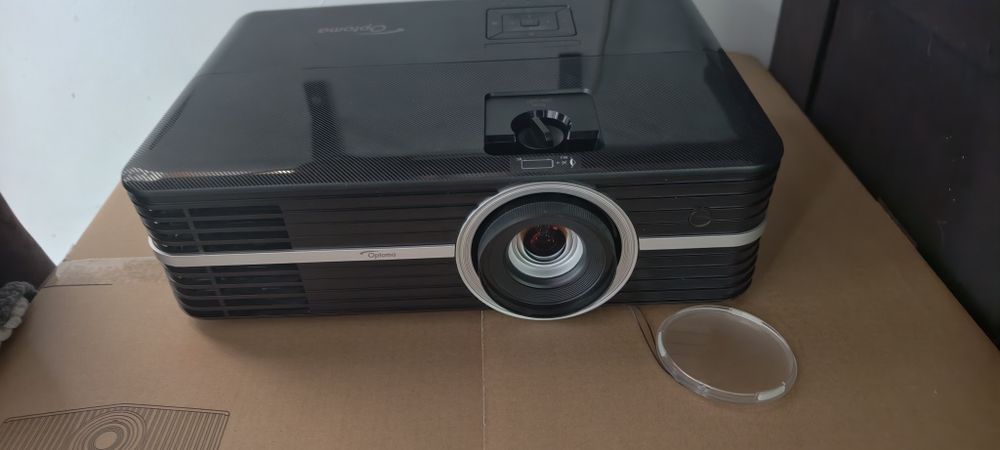 Optoma uhd51 4k motion flow HDR LAN pilot SUPER STAN prv pudełko