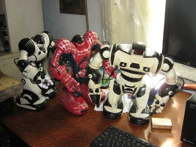 Роботи V2 V3 Пульти керування