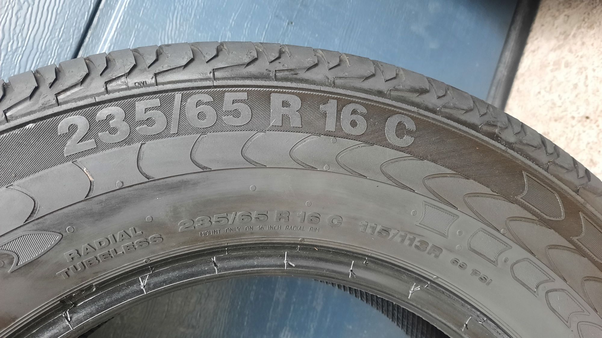Continental 235/65 R16 C Vanco 2 bieżnik 8 mm