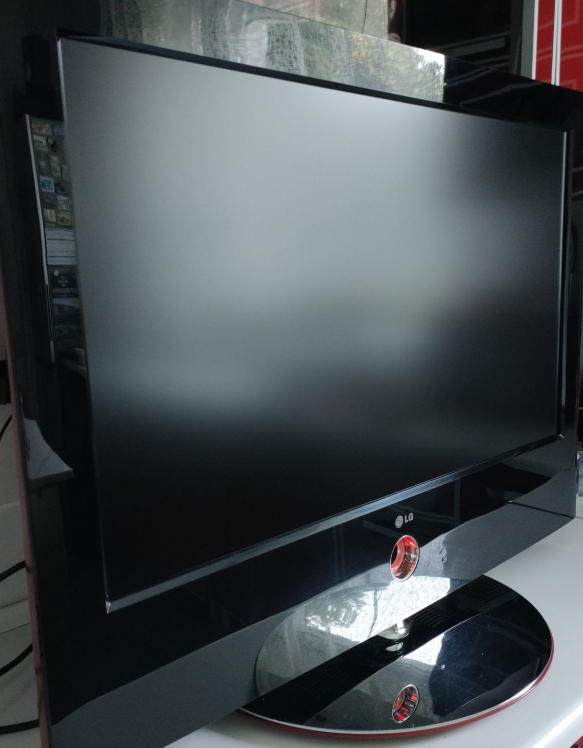 Telewizor LG 32 cale CZERWONY