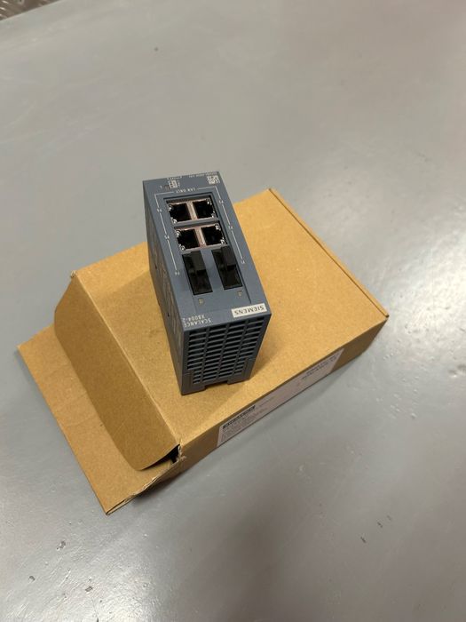 Switch Siemens scalance XB004-2