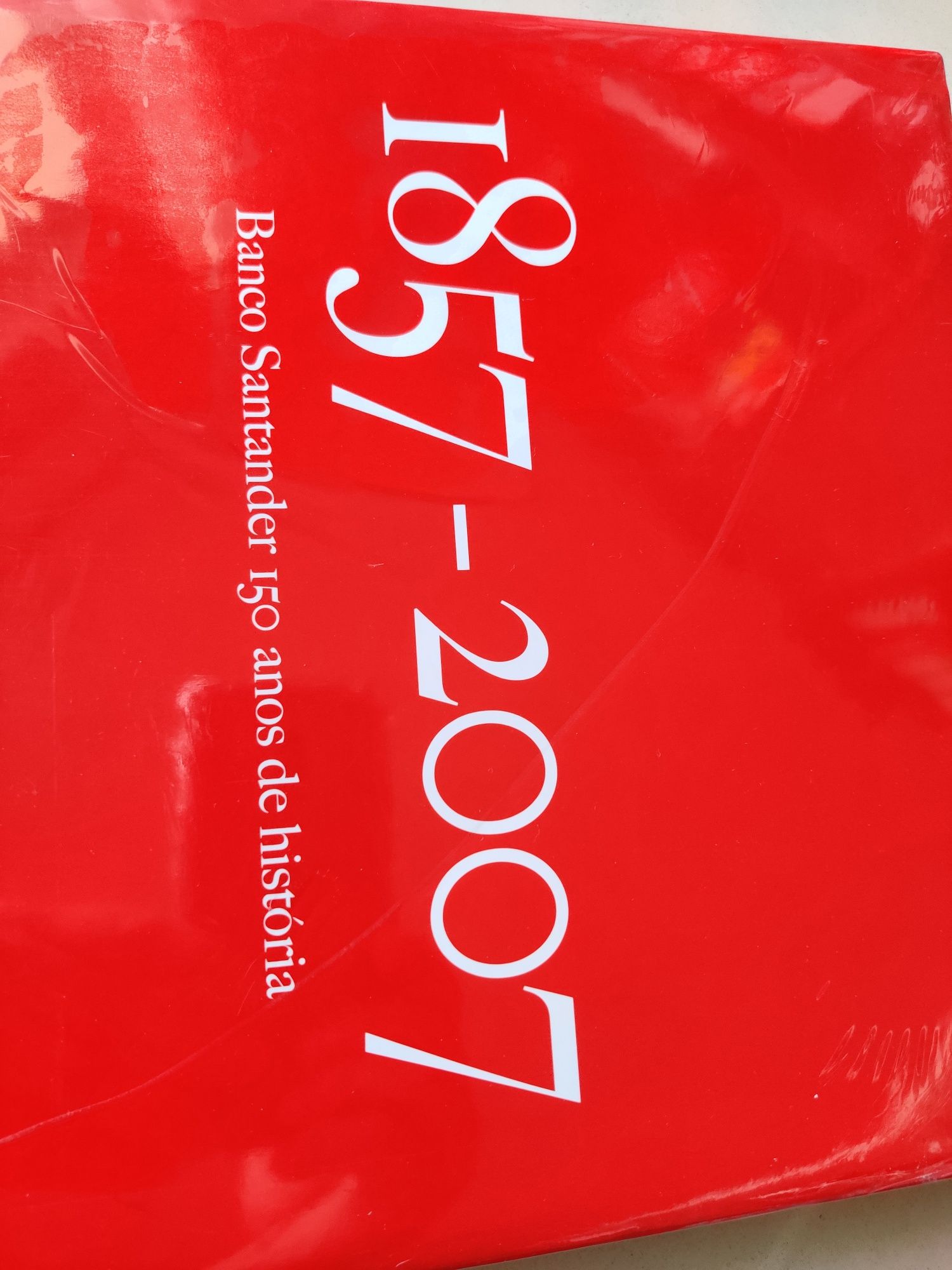 Raro Livro da História dos 150 anos do Banco Santander (NOVO e selado)