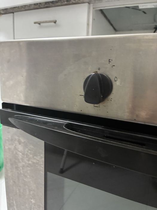 Forno indesit funciona
