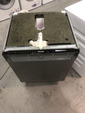 Посудомийна машина під монтування фірми Miele G 7365 Scvi XXL