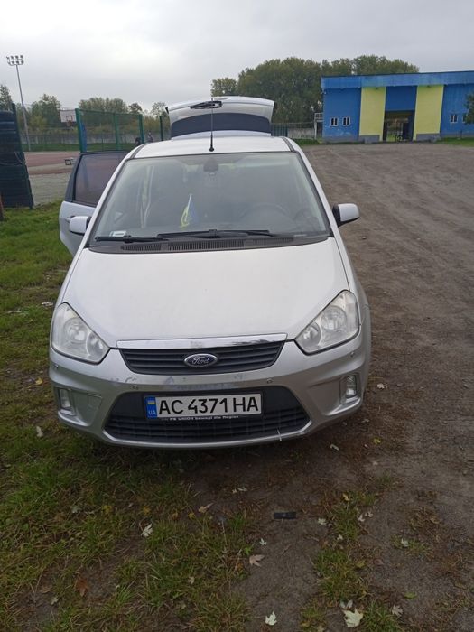 Автомобіль Форд смакс
