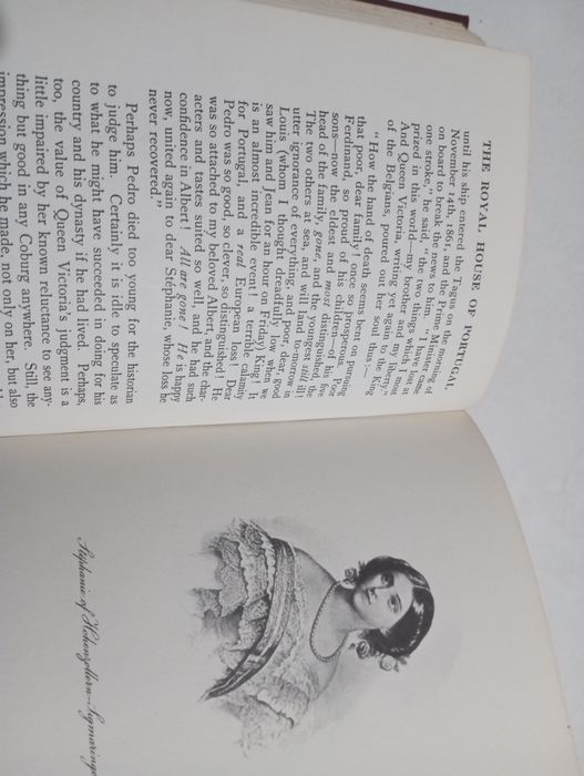 Livro "The Royal House of Portugal" 1970