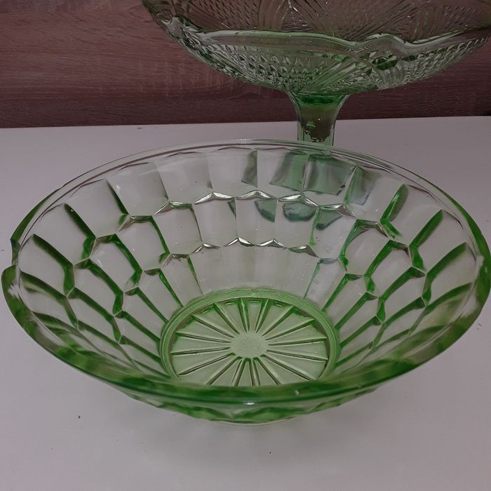 Фруктовниці або салатниці