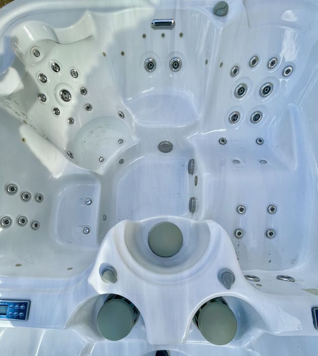 Piscina de Hidromassagem | Swimspa