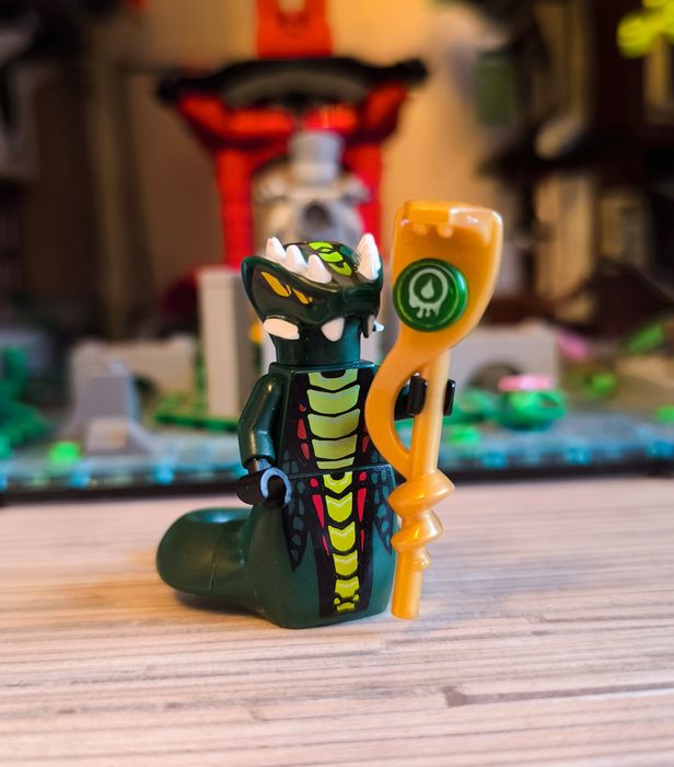 Lego Ninjago 9450 Acidicus serpentine minifigure
