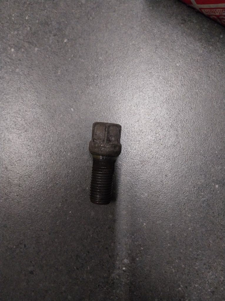 Śruby do kól m14 RENAULT