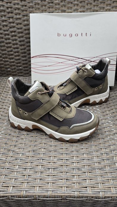 Ботинки на осінь,  теплу зиму bugatti
