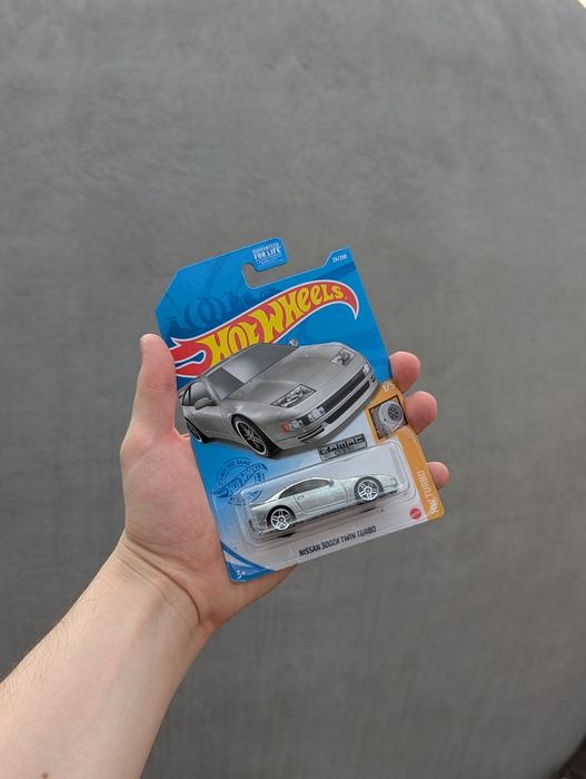 Nissan Datsun Hot Wheels Хот Вілс Ніссан Датсун