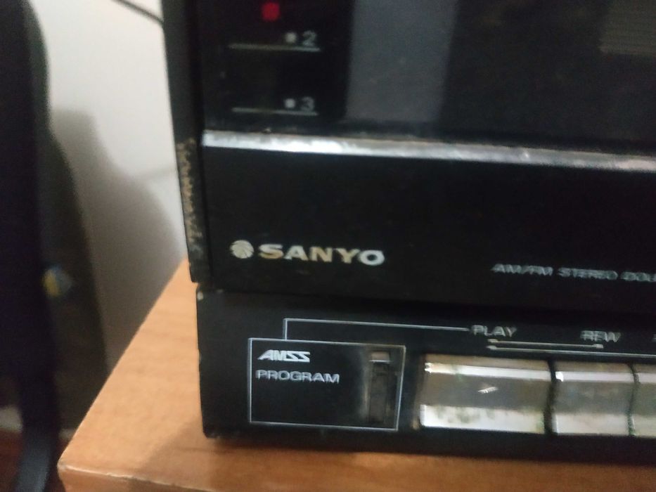 магнитола духкассетная с приемником  SANYO