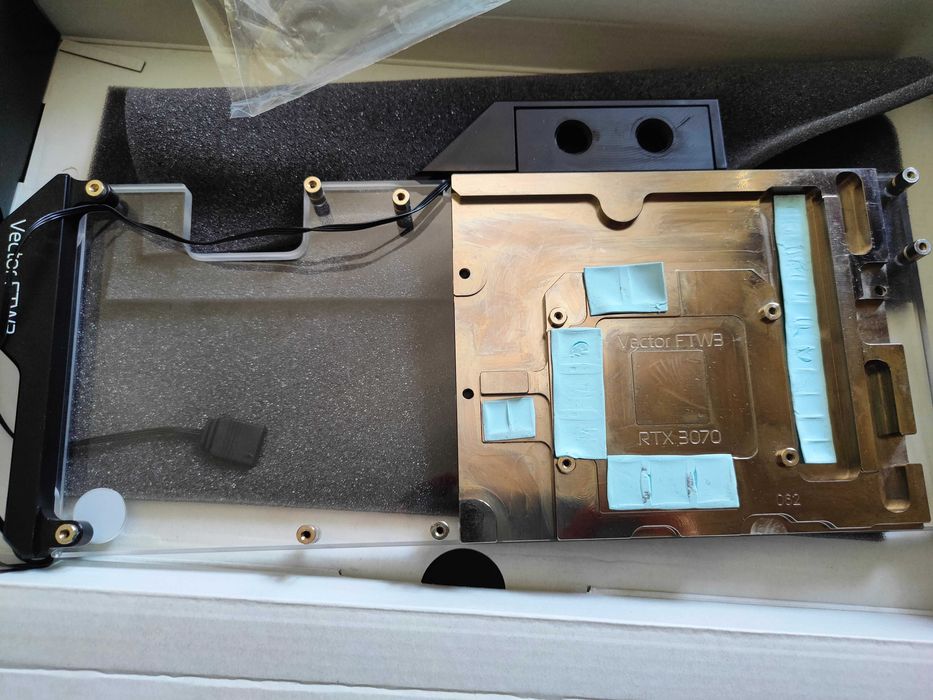 EKWB Vector EVGA FTW3 RTX 3070 Bloco + Backplate