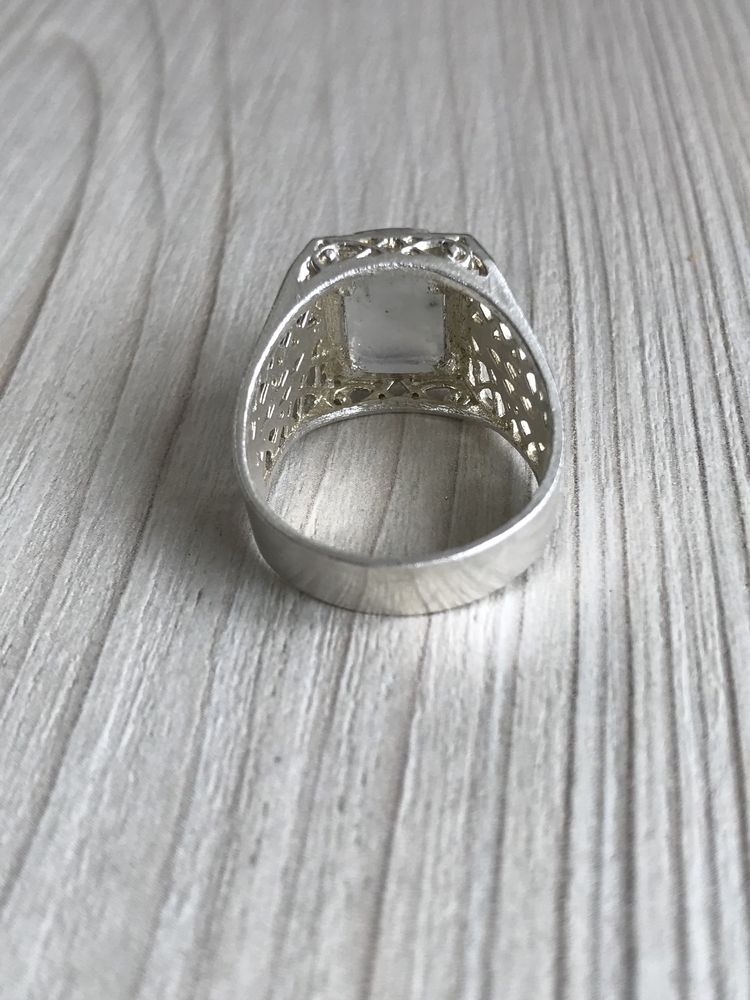 Кольцо перстень лунный камень серебро