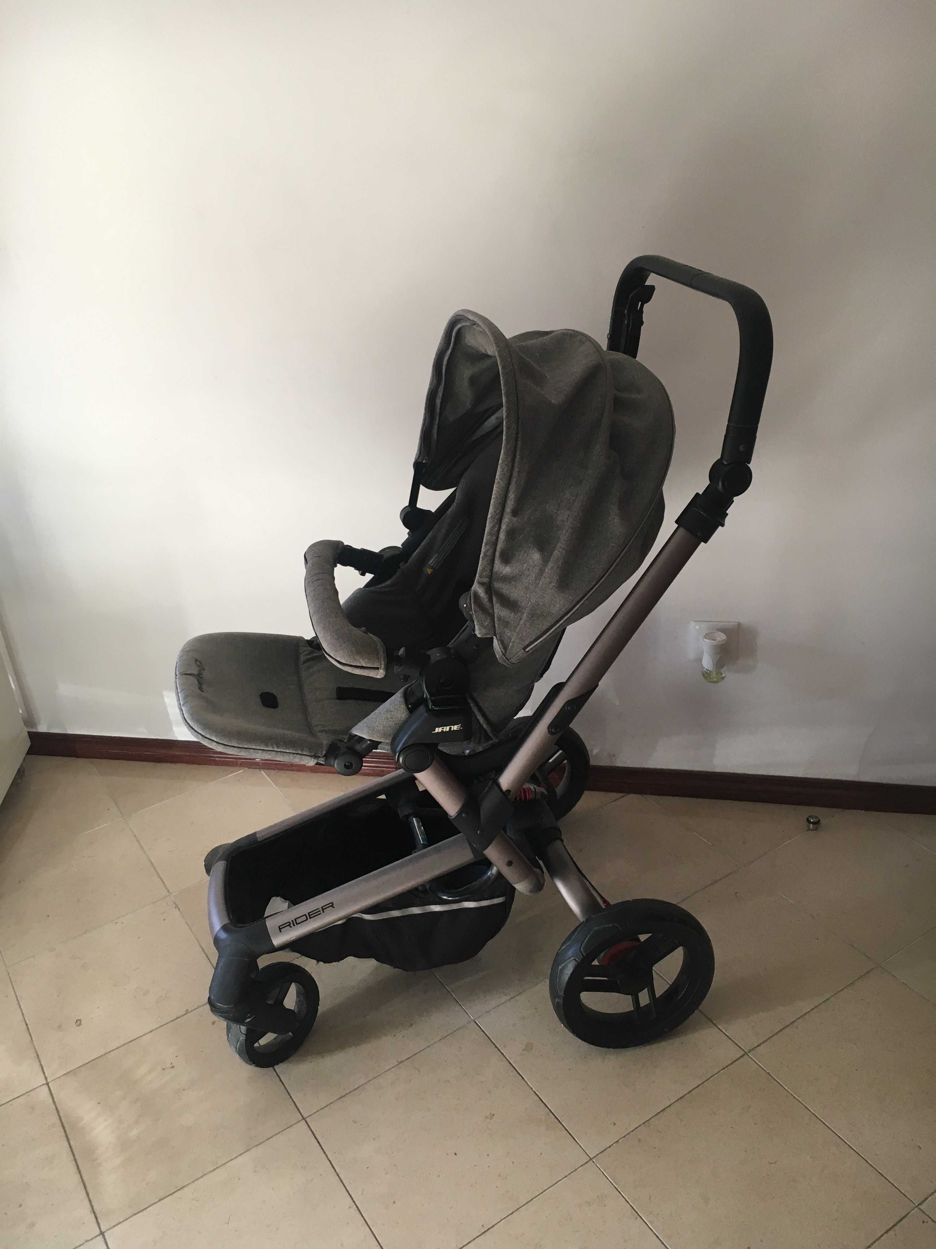 Carrinho de Bebé + Alcofa // Marca Jané - Modelo Rider