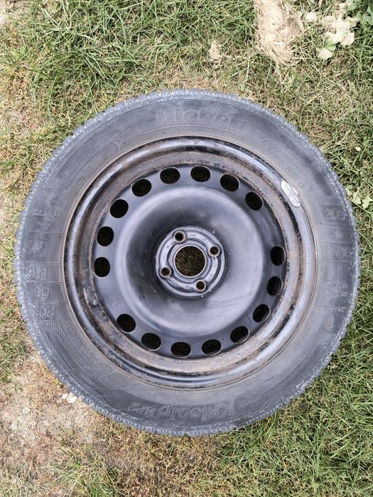 Opony zimowe felgi stalowe  205/55/R16