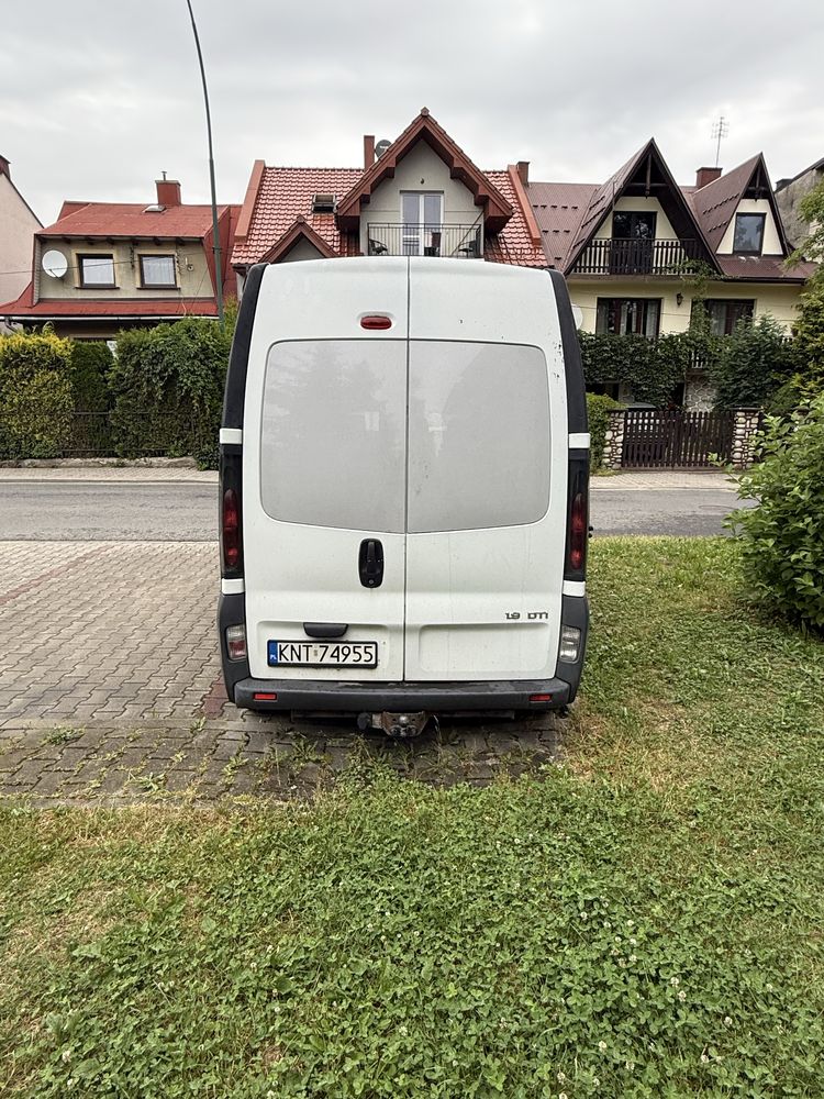 BUS Renault Trafik 1,9 dla budowlańca