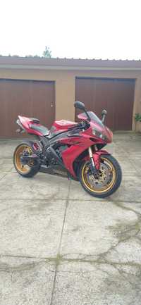 Mota Yamaha R1...