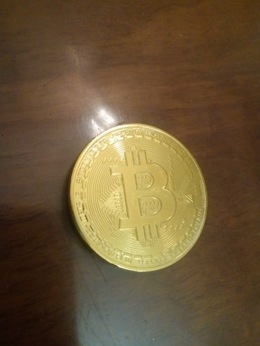 Сувенирная монета " Золотой Биткоин "