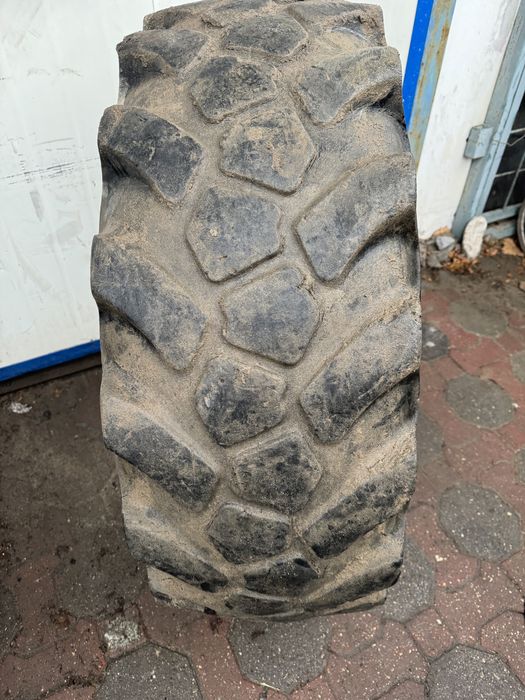 15.5-25 Opona JCB