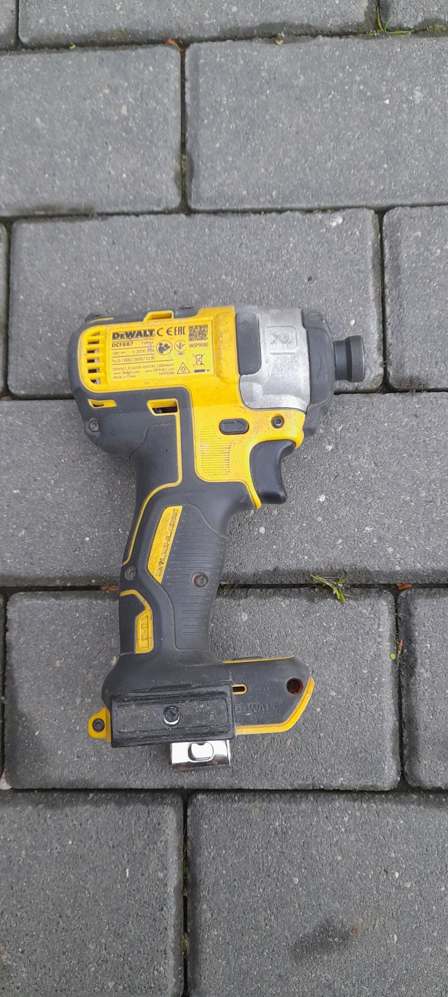 Zakrętarka DeWalt 887